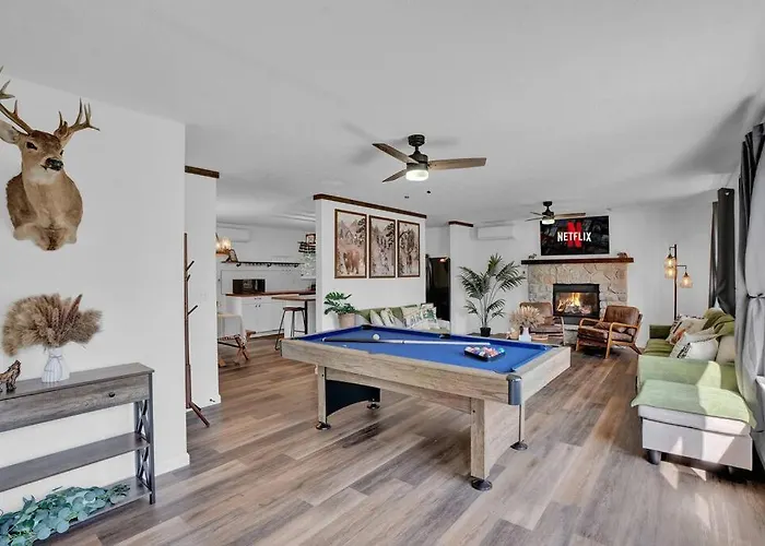 Pool Table - Game Room - Spacious Home In Poconos