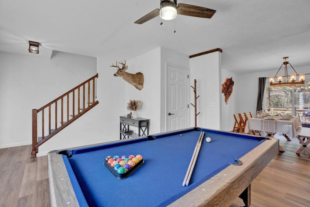 Pool Table - Game - Spacious In Poconos